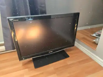 sharp Aquos 32" TV, View more