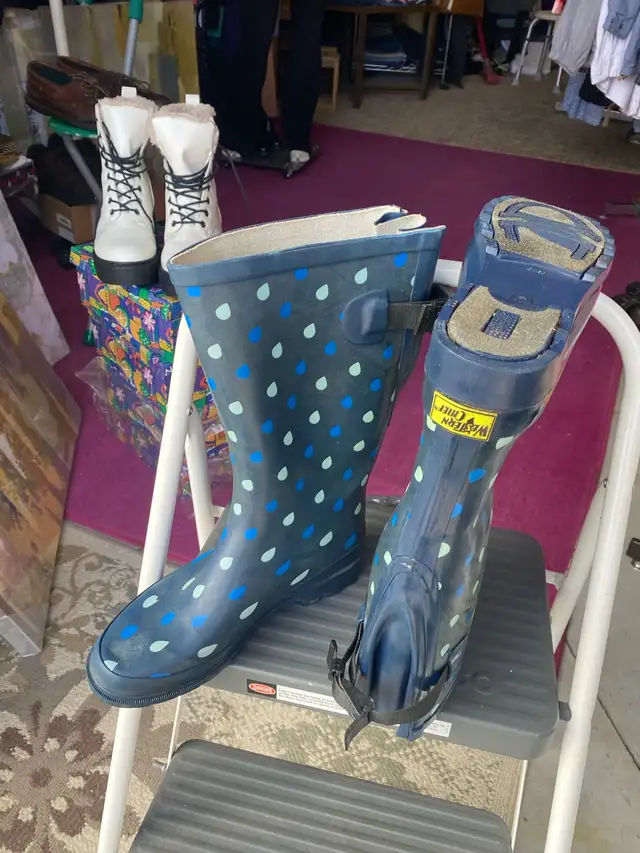 Ruber boots, blue, size 8, black size 7 in Women's - Shoes in Norfolk County - Image 2
