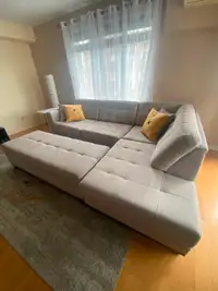 Sofa sectionnel gris pale