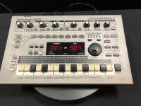 GrooveBox Roland MC-303