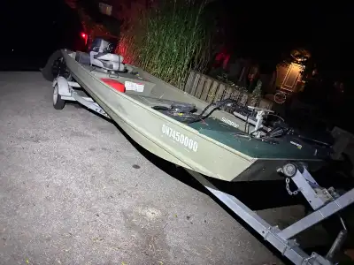 Tracker jon boat (livescope) with Yamaha F25LWTHC (GLS 10), View more