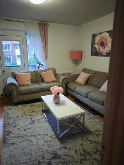 Large renovated 3 1/2 NDG (close Monkland Village) for August