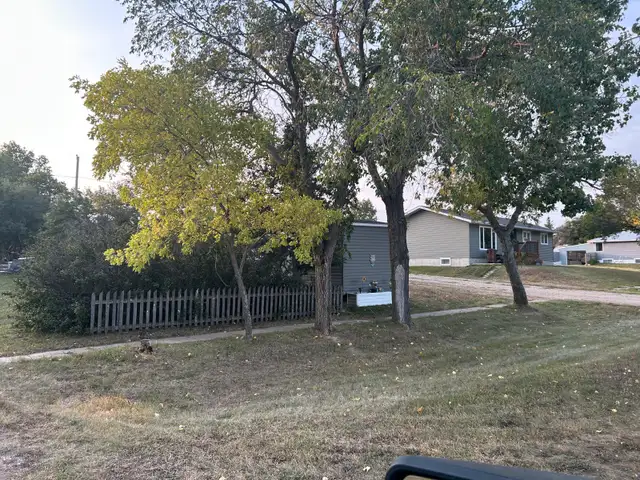Beautiful house for sale or possible rent.63672016972801123