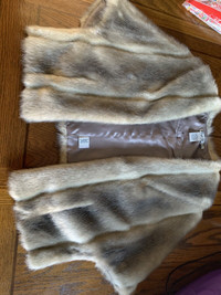 Nordstrom faux fur caplet. Size M