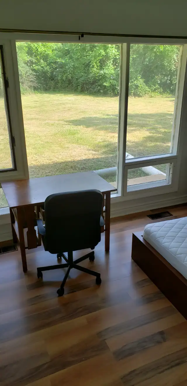 ST. CATHARINES - ONE BEDROOM AVAILABLE - FIRST FLOOR - FURNISHED