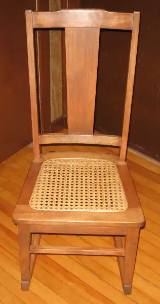 Antique Nursing Rocking Chair in Chairs & Recliners in North Bay - Image 2