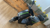 Scooter electrique  '' Zoomi ''