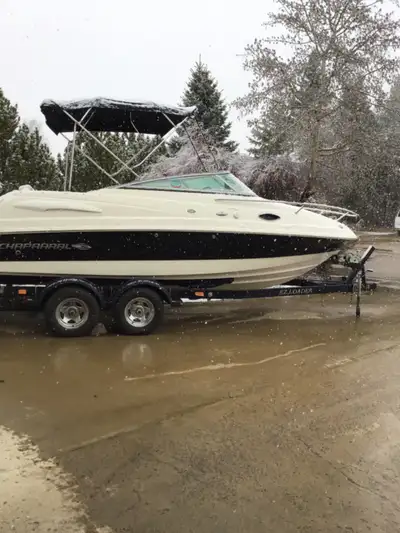 2009 Chapparral for Sale 215 Ssi . Volvo penta upgraded to 5.7 . Black gel coat, upgraded clarion so...