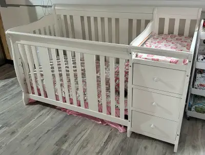 Storkcraft convertible crib $250, View more