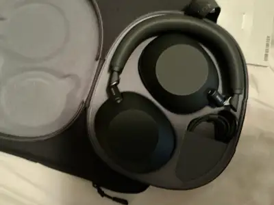 SONY WH1000XM6. flawless. less than 1 month old. with receipt, View more