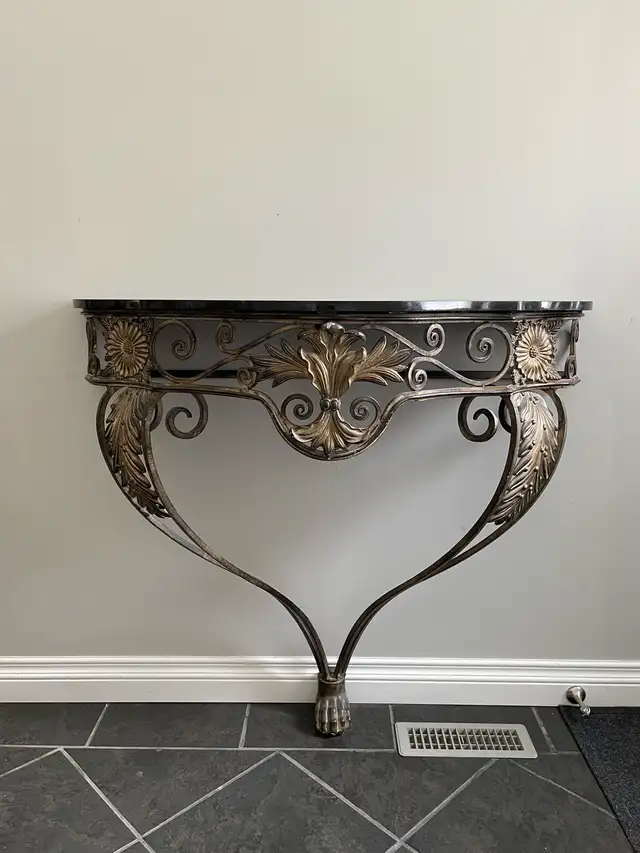 Elegant Half-Moon Marble Console Table – Wrought Iron Base628632654277151216