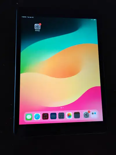SALE!!!!! Selling an Apple iPad 2019 7th Gen (10.2 inch, Wi-Fi + Cellular, 32GB) Space Gray. $250 Wa...