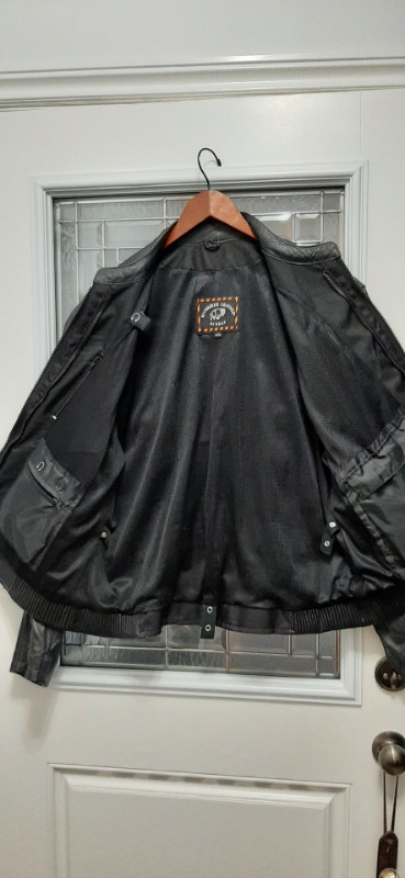 Ladies Leather Jacket (Motorcycle style) in Women's - Tops & Outerwear in Norfolk County - Image 3
