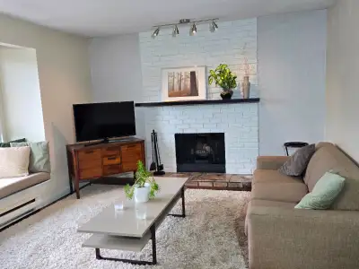 Available now until December 18th. Fantastic furnished apartment, everything you need for an extende...