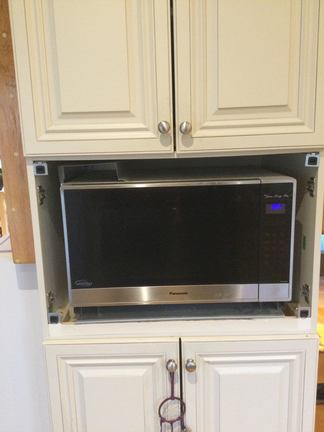 Microwave Oven 1200 W with Operating Instructions  in Microwaves & Cookers in Kitchener / Waterloo - Image 2