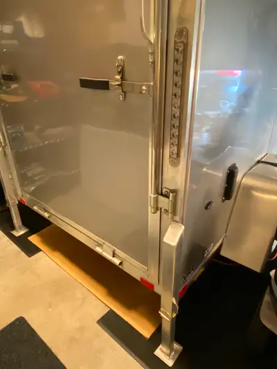 All aluminum 2021 NEO round top enclosed trailer 5x8 quality made plywood construction. Factory inst...