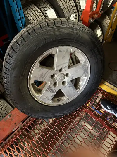 Yokohama Ice Grip GO75 barely used, on mags. 25570R18. Were used on a Jeep Wrangler, I sold the car...