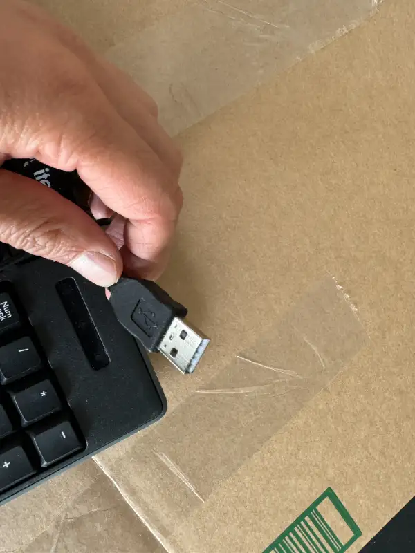 Logitech USB keyboard for Sale482653886565601281