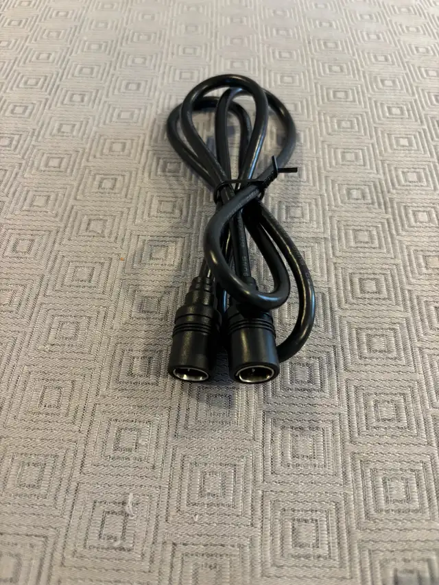 COAXIAL WIRE/Cable TV to VCR 36 inches  in Video & TV Accessories in City of Montréal - Image 2