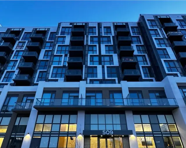 Beautiful 1+Den Condo | 650 Sq Ft | Dundas & Neyagawa | Oakville