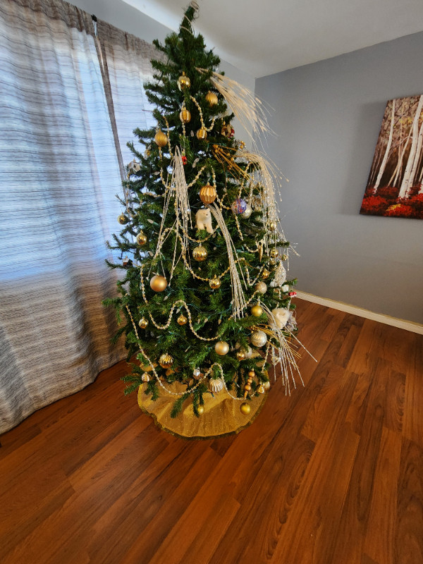 christmass tree in Holiday, Event & Seasonal in Thunder Bay - Image 2