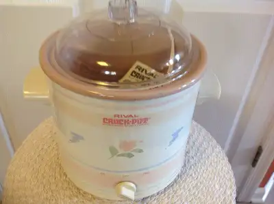 Rival 3.5 Qt Crock Pot Stoneware Round Slow Cooker Pink Floral 3, View more