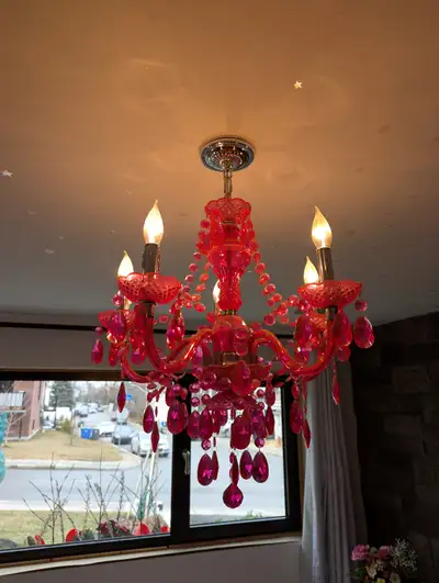 Chandelier électrique rose, View more