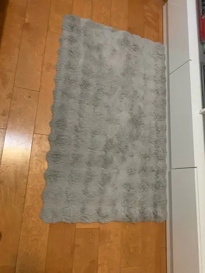 grey fluffy grey rug, View more
