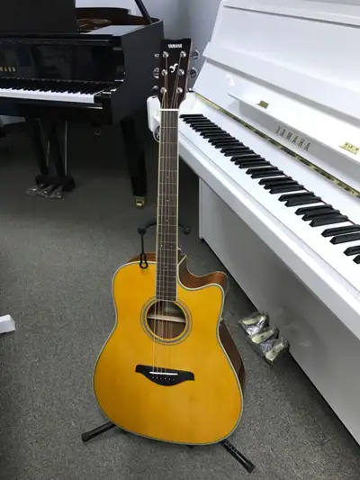 GUITARE TRANS ACOUSTIQUE YAMAHA, View more