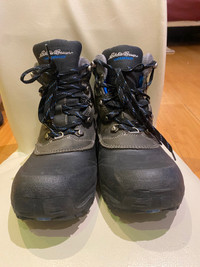 Eddie Bauer Men's Snowfoil Boot. Size 8