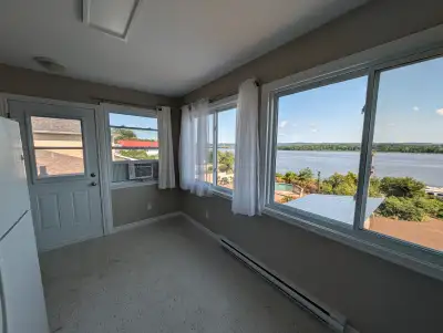 Waterfront one bedroom apartment in Hawkesbury