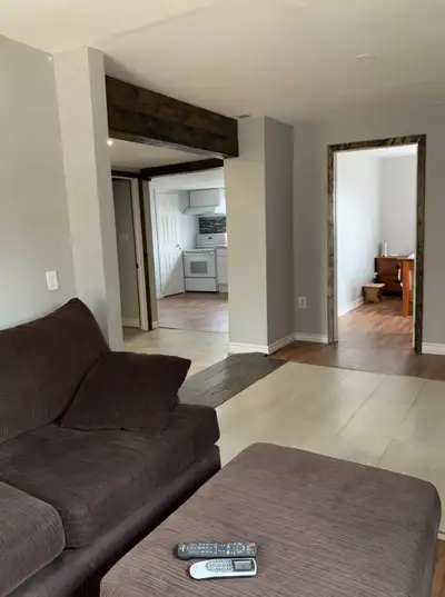 This charming 2 bedroom 1 bathroom recently renovated unfurnished unit has a 3 piece bathroom with e...