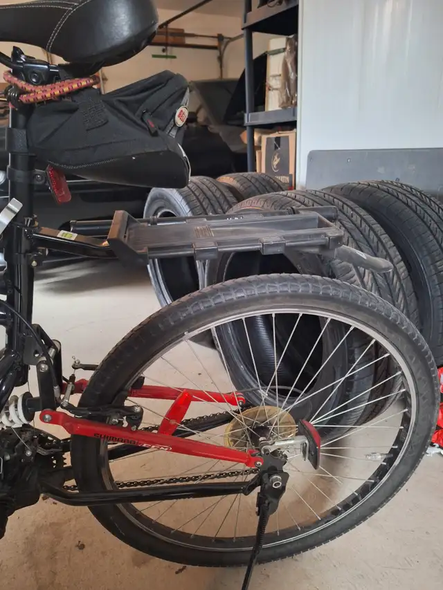 Vélo CCM static roues de 26" , avec  accessoires in Mountain in Saint-Hyacinthe - Image 5