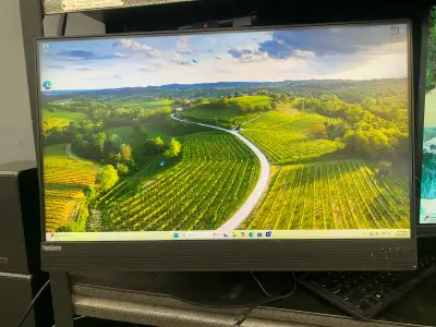 Lenovo Thinkcentre AIO I5 9TH 8GB 250GB SSD, View more