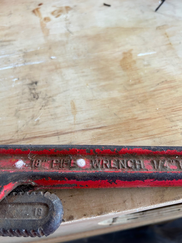 Pipe wrench 18”. 1/4-2 1/2”. See pictures. in Hand Tools in London - Image 3