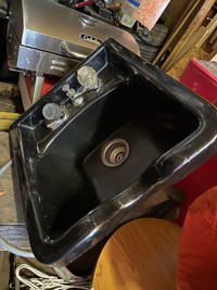 Hair dressers sink with taps