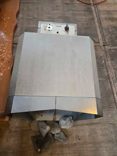 Six kilowatt saunacraft heater. One heating element not working and thermostat is removed. Priced at...