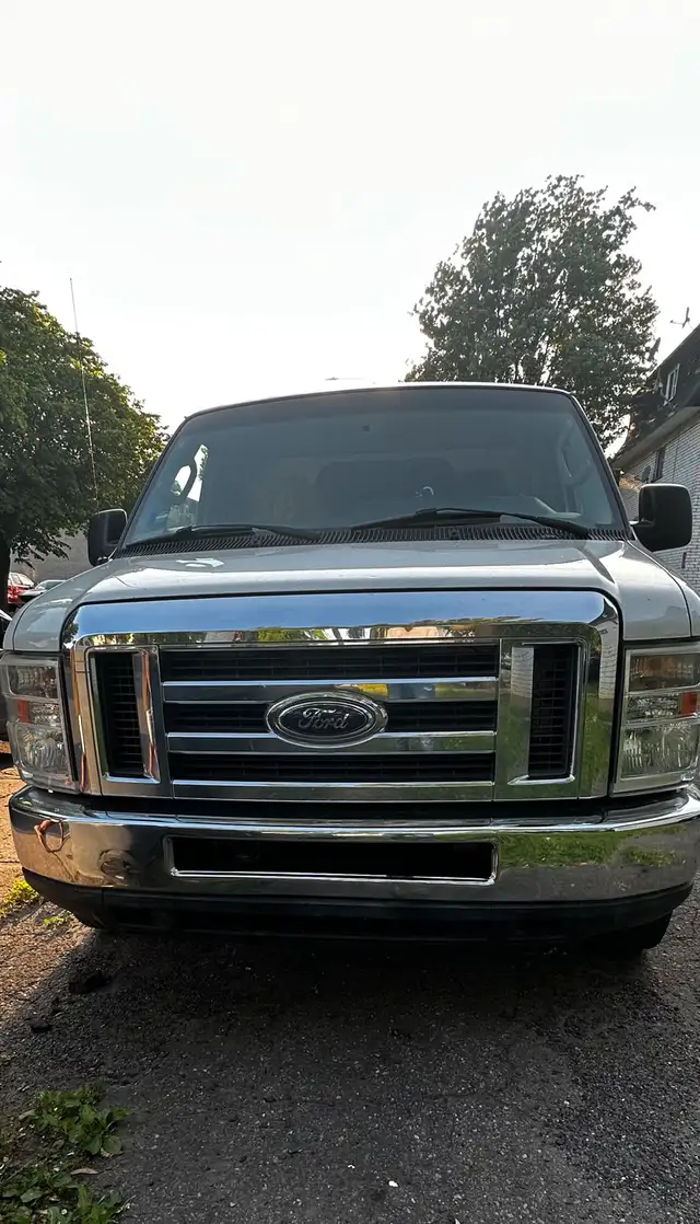 cargo van Ford econoline 250 201162864364847619129
