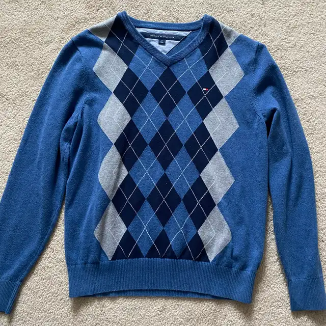 Tommy Hilfiger size small in Men's in Oshawa / Durham Region - Image 2