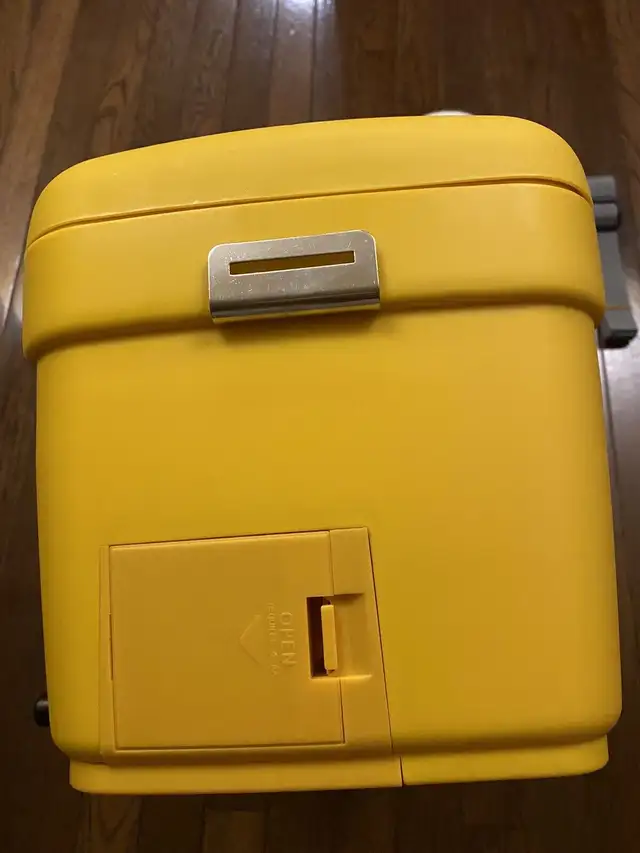 McCain Branded Yellow Cooler w. Built In AM/FM Radio  in Other in City of Toronto - Image 5