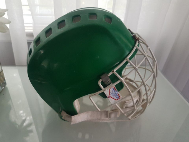 Casque de hockey / Helmet Vintage Cooper SK 300 avec cage dans Hockey  à Saint-Hyacinthe - Image 2