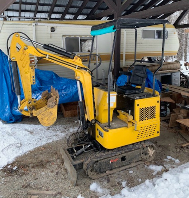 Mini Excavator  in Heavy Equipment in Smithers