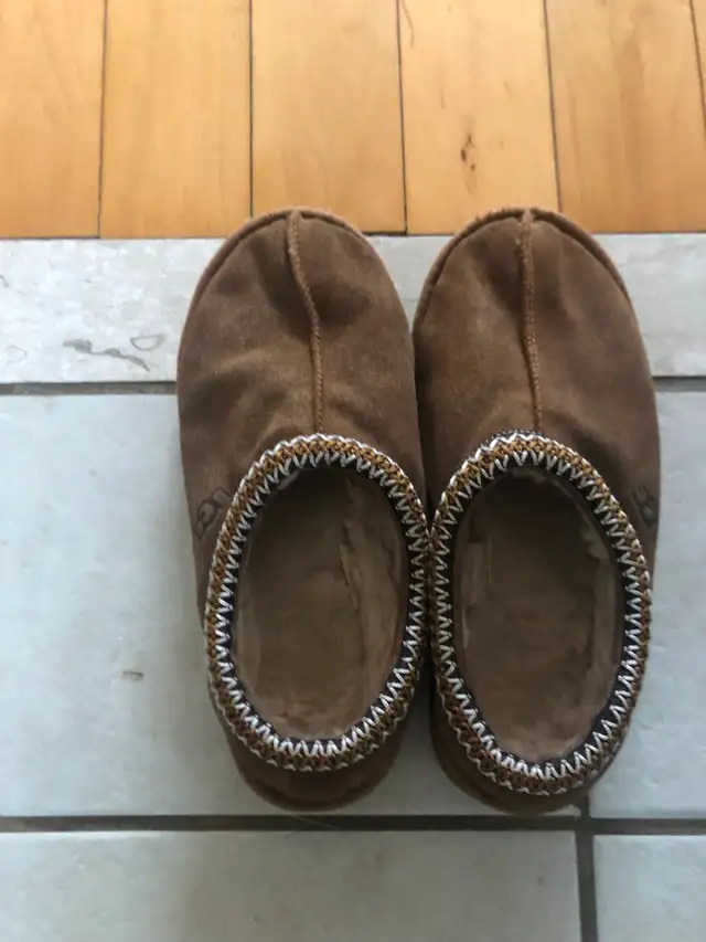 UGG shoes in Women's - Shoes in Mississauga / Peel Region - Image 3