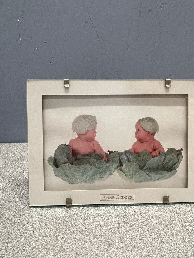 ANNE GEDDES PHOTO in Arts & Collectibles in Guelph