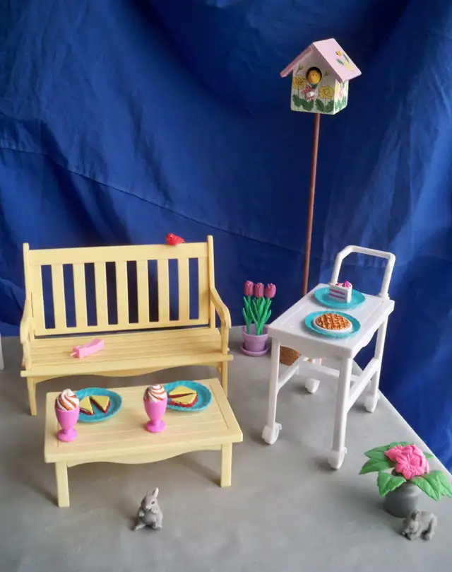 1996 Barbie "Folding Pretty House" FLOWER GARDEN Set, By: Mattel in Arts & Collectibles in Fredericton - Image 10