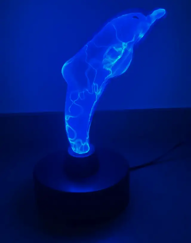 Lumisource Electric Blue Glass Dolphin Plasma Lightning Lamp in Indoor Lighting & Fans in Edmonton - Image 3