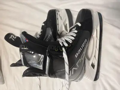 New Bauer HyperLite skates 9.5, View more