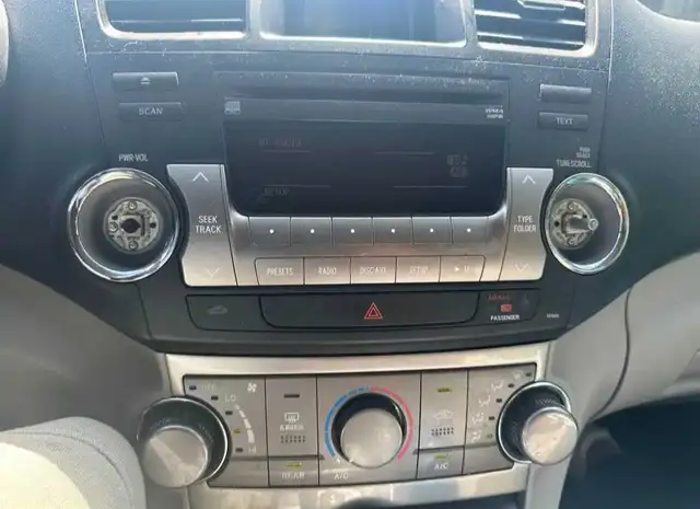 2013 highlander base model 566985192700661769