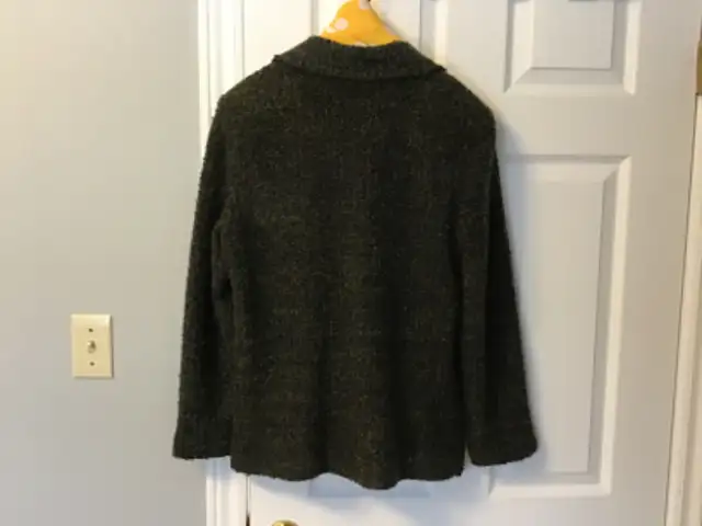 D'Allaird jacket blazer - size 10 in Women's - Tops & Outerwear in Summerside - Image 3