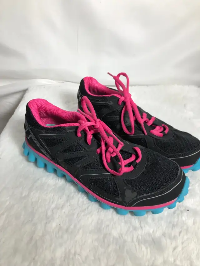 Girls Black/Pink\Blue Running Shoes. Size 4.5